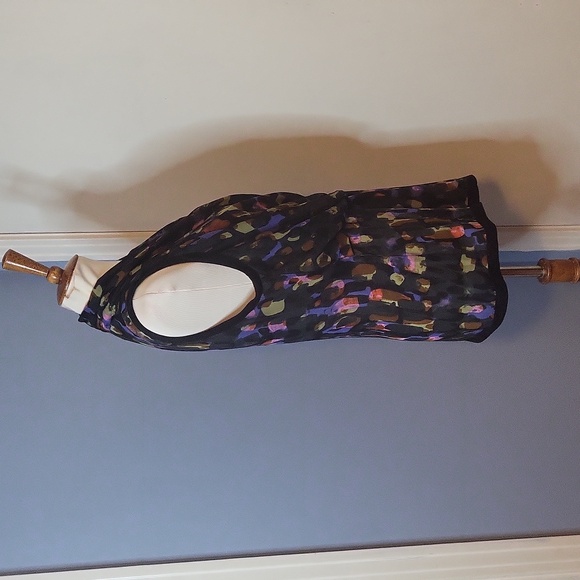 CAbi 3077 Flaunt Faux Painterly Wrap Top Sleeveless Black Draping Medium - Picture 4 of 6